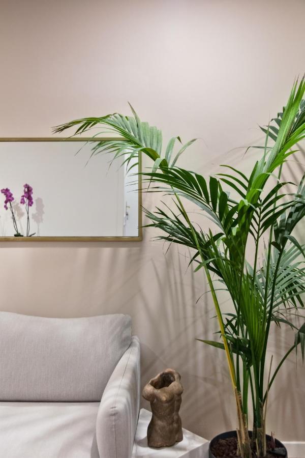 Fellini Design Suites Рим Экстерьер фото